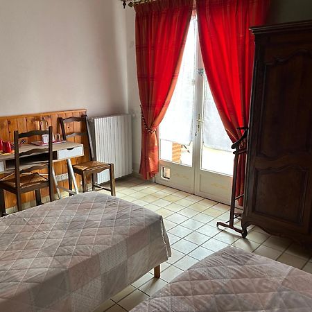 Manoir De La Gravette, Manoir Et Table D'Hotes Montauban Exteriör bild