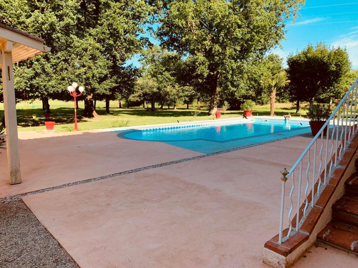 Manoir De La Gravette, Manoir Et Table D'Hotes Montauban Exteriör bild